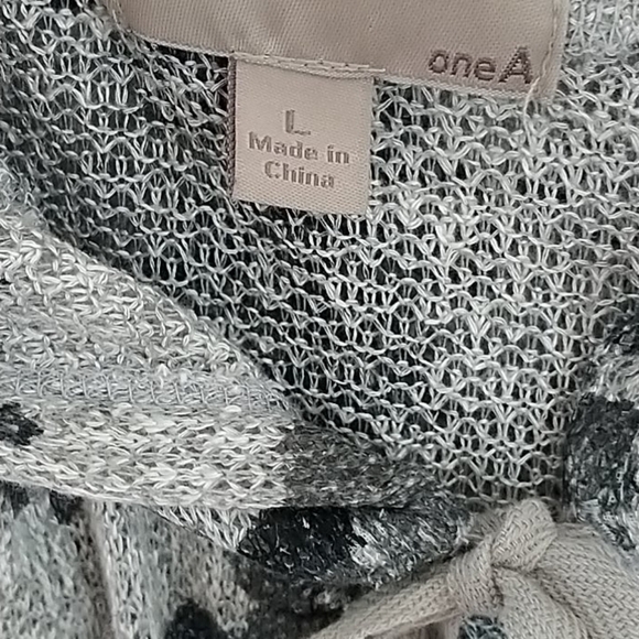 OneA Beach Coverup Gray Floral Gauzy Tie Front L - Picture 4 of 12